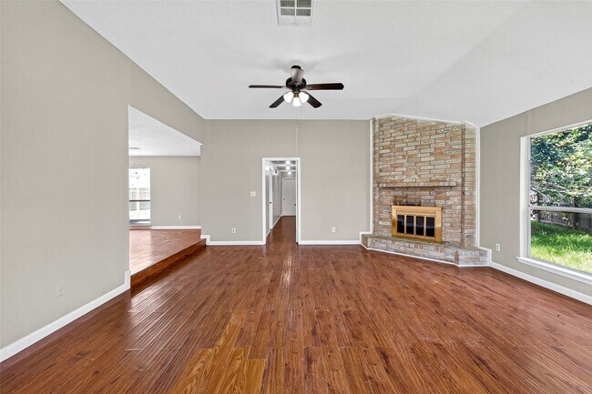 Building Photo - 13847 Cherry Hollow Ln
