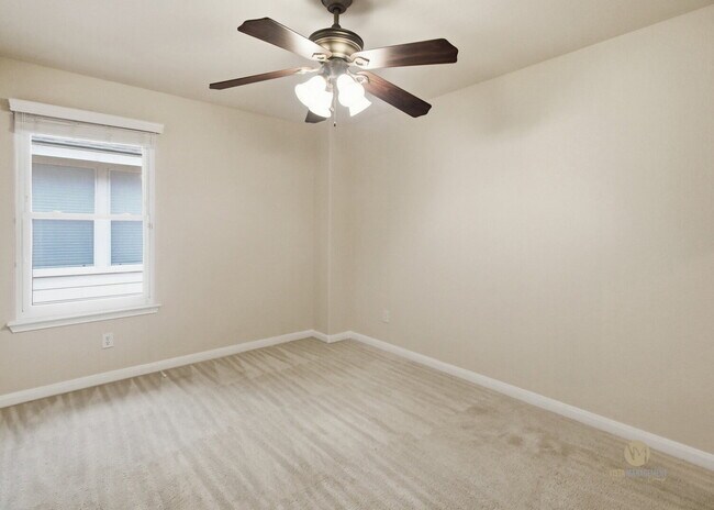 Building Photo - Welcome to this spacious two-story home located in the Enclave at Westover Hills on San Antonio's...