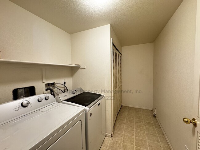 Building Photo - 639 Bosque Vista Point