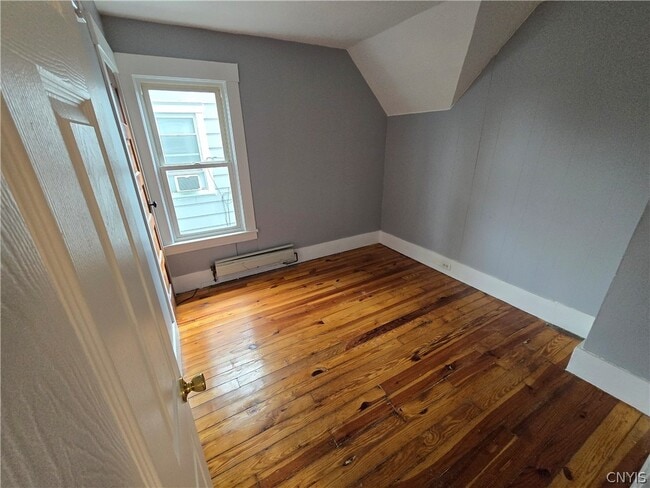 Building Photo - 121 West End Dr