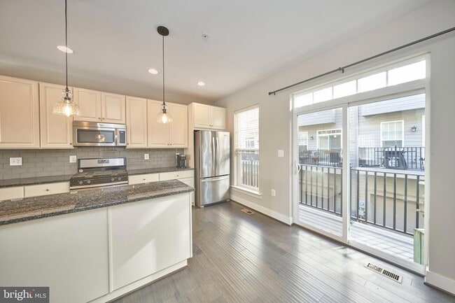 Building Photo - 256 Bluemont Branch Terrace SE