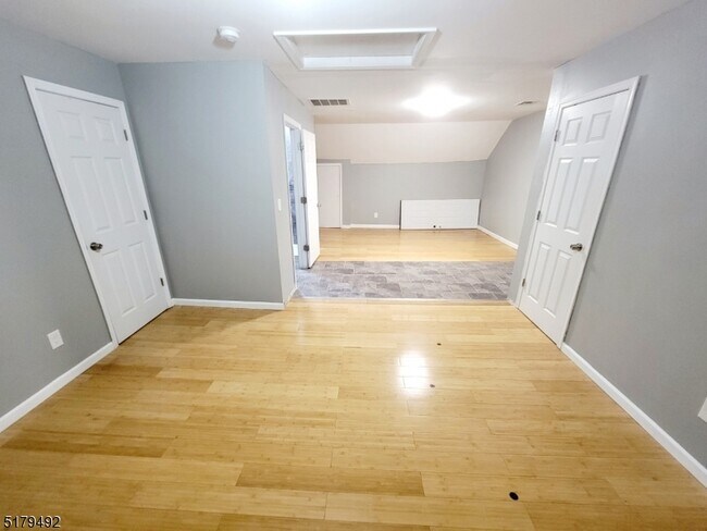 Building Photo - 43 Harding Terrace