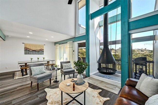 Building Photo - 115 Comanche Dr