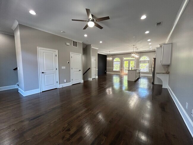 Building Photo - 1281 Dahlgren Lane