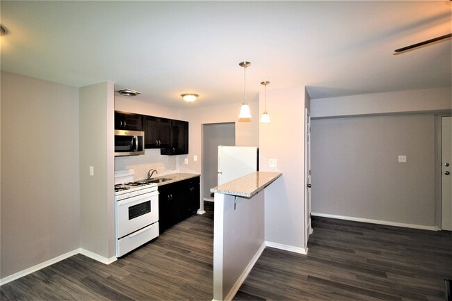 Building Photo - Saint Georges Apartments
