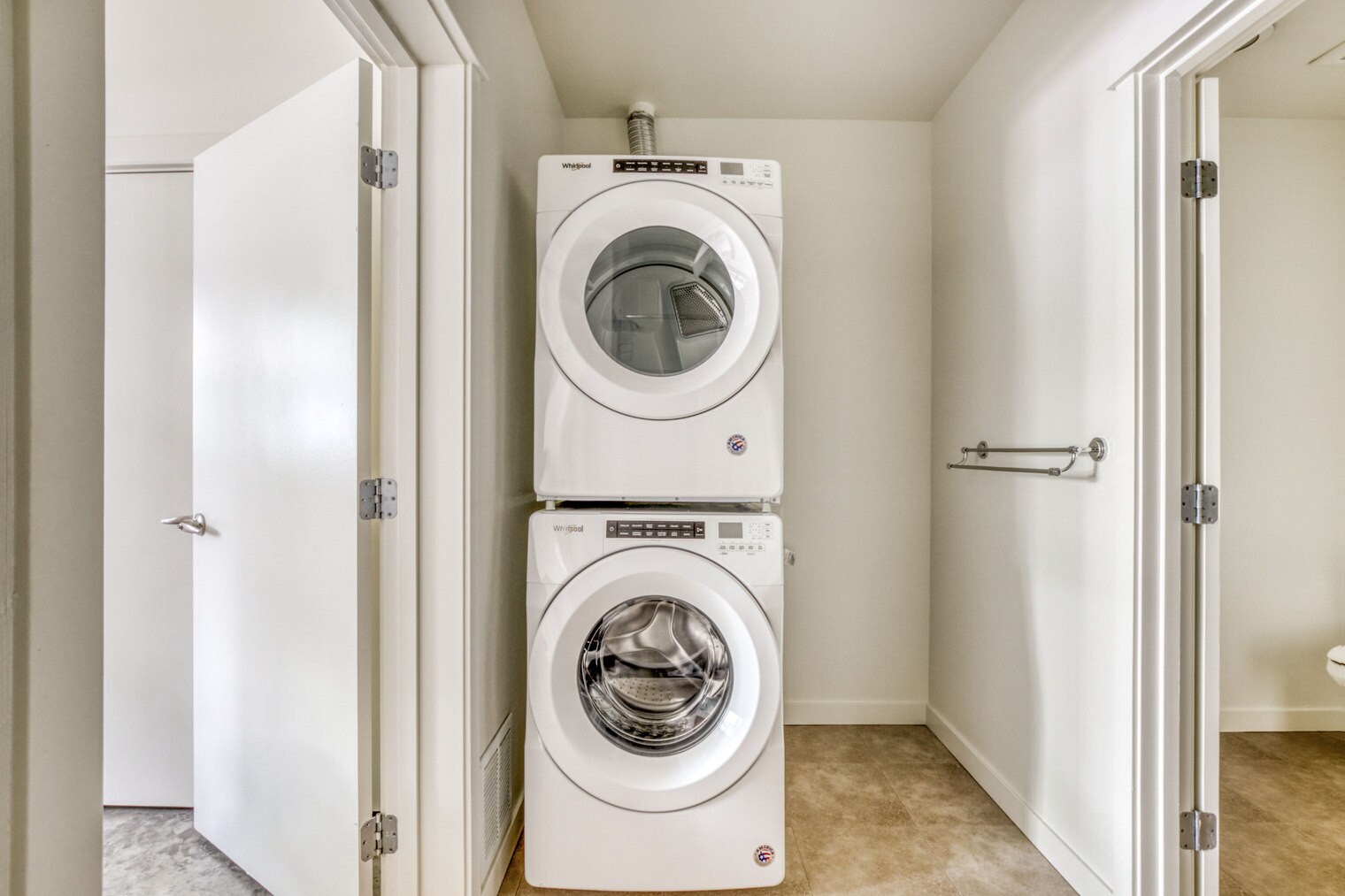 Building Photo - 330 3rd Ave W