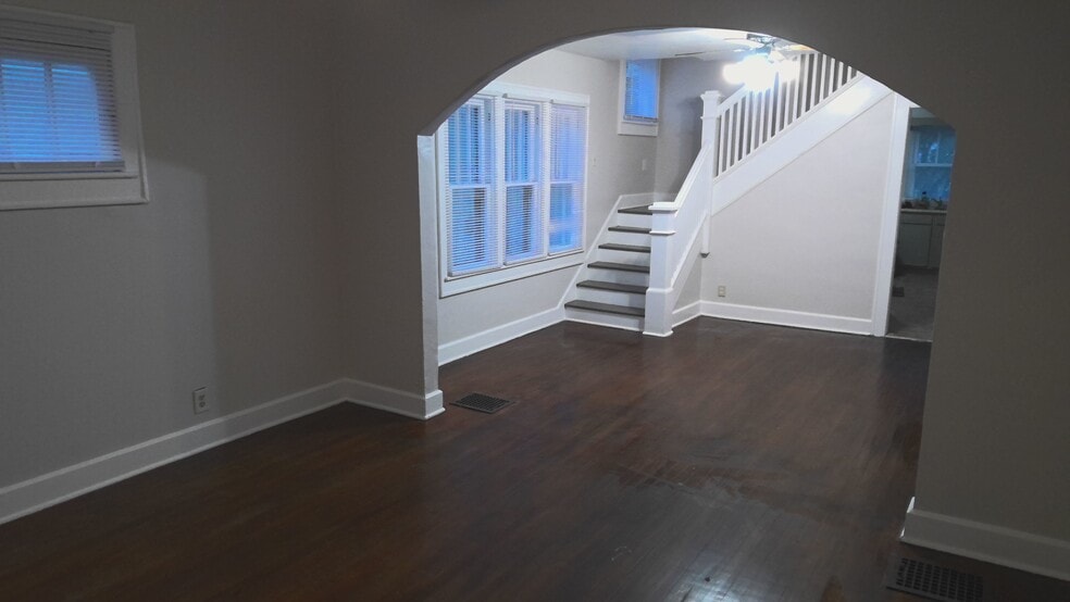 Building Photo - 815 N Bancroft St