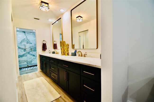 Building Photo - 7917 La Mirada Dr