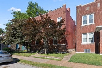 Building Photo - For Rent: Spacious 4 Bedroom Home in South...