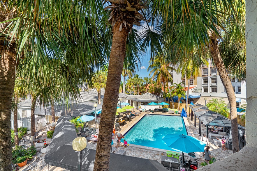 Primary Photo - Hotolos Hollywood Apartments