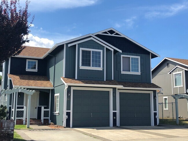 Building Photo - 2107 Yellowstone St