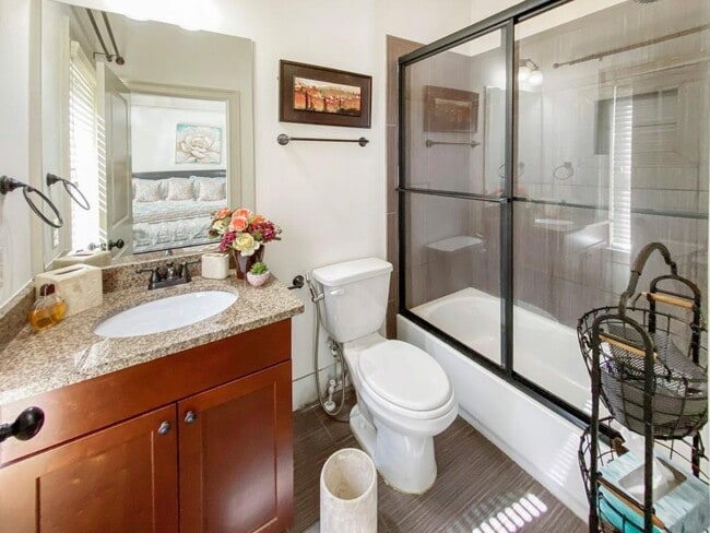 Building Photo - 598 Ansley Cir NE