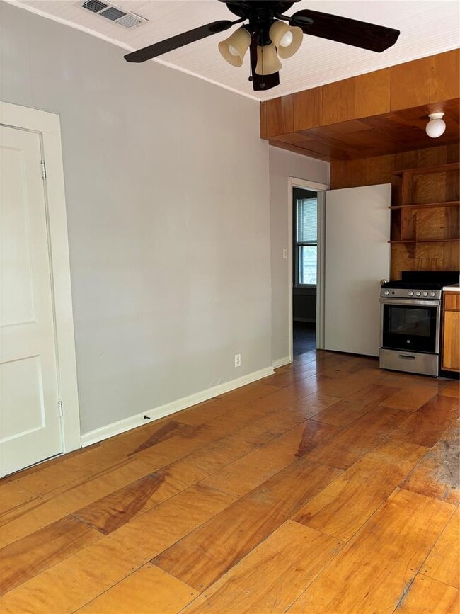 Building Photo - 317 W 35th St