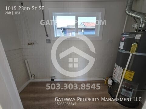 Building Photo - 1015 23rd St SE