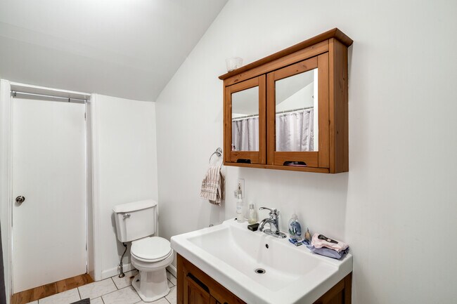 Building Photo - 2144 E Arizona St