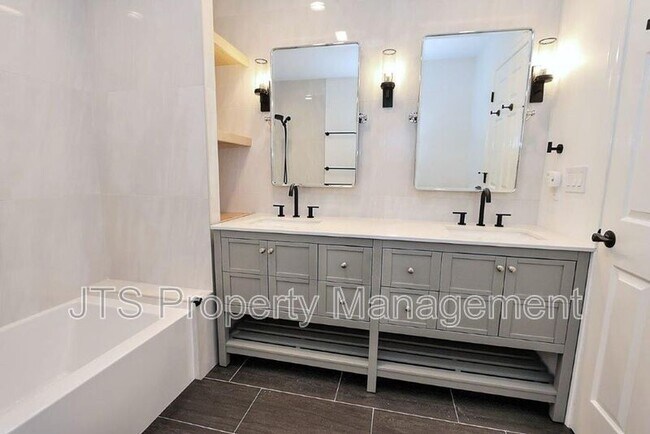 Building Photo - 2696 Prestwick Dr