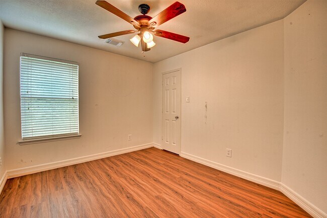 Building Photo - 7022 Raven Cliffs Ln