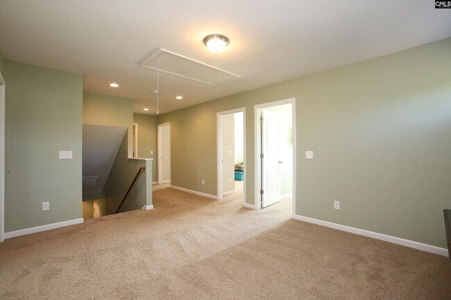 Building Photo - 649 Teaberry Dr