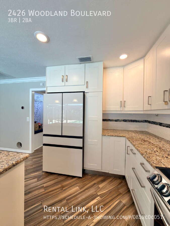 Building Photo - 2426 Woodland Blvd