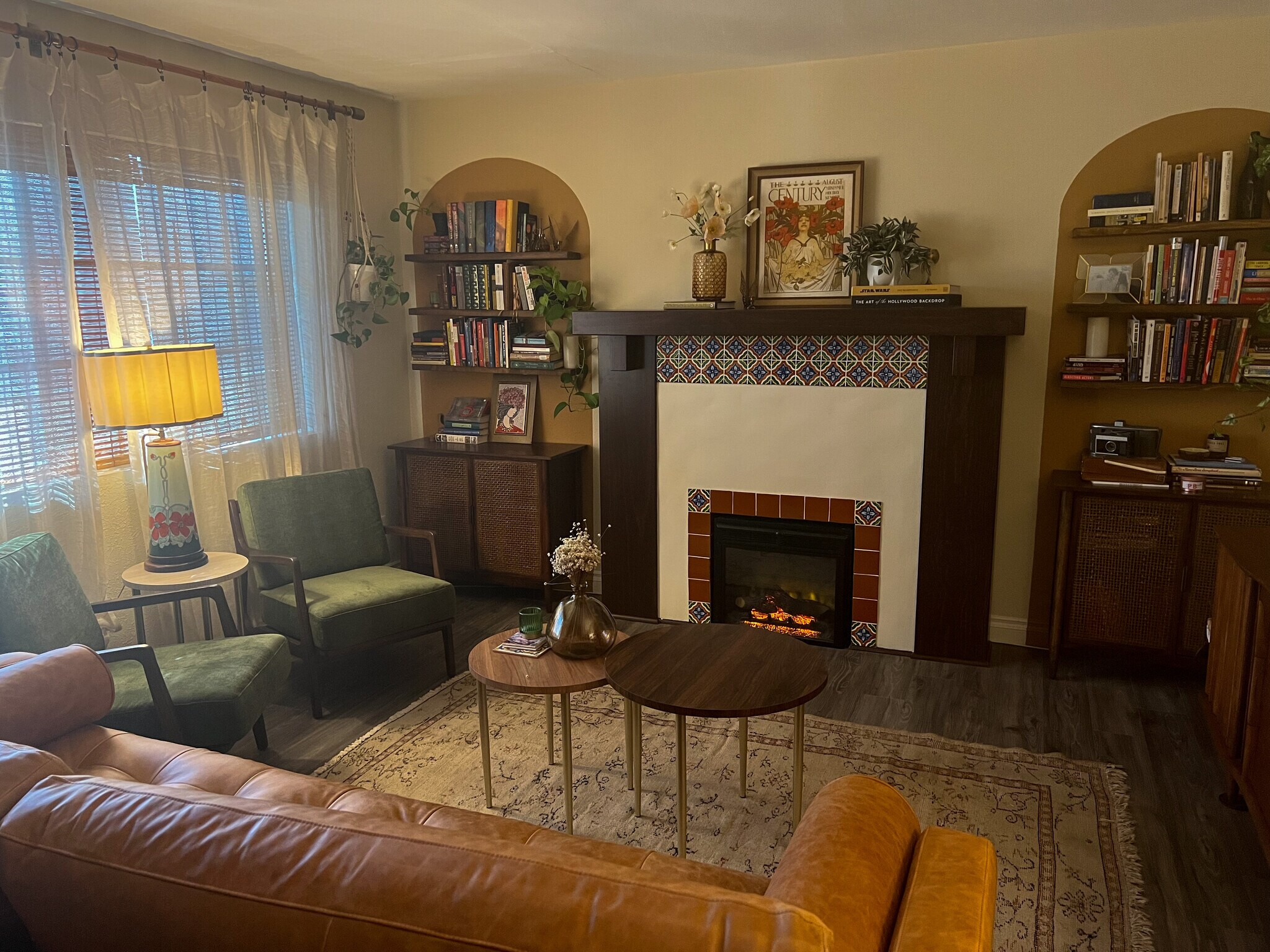 Living Room. - 620 E Harvard Rd