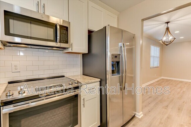 Building Photo - 1404 Johns Rd