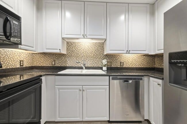 Building Photo - 195 14th St NE