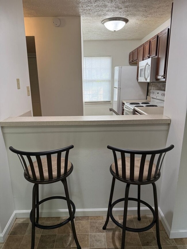 Building Photo - Live Comfortably in Timber Ridge – Just 2 Miles from IU!