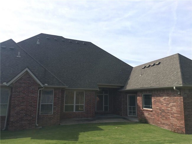 Building Photo - 4506 W Flagstick Dr