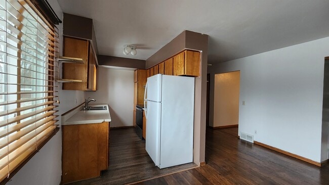 Building Photo - 2421 Adler Cir