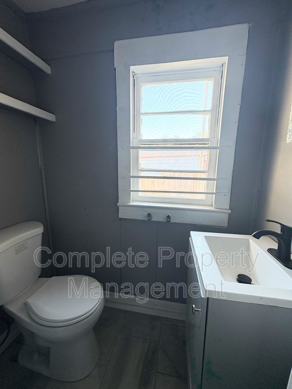 Building Photo - 3533 Jefferson Ave SW