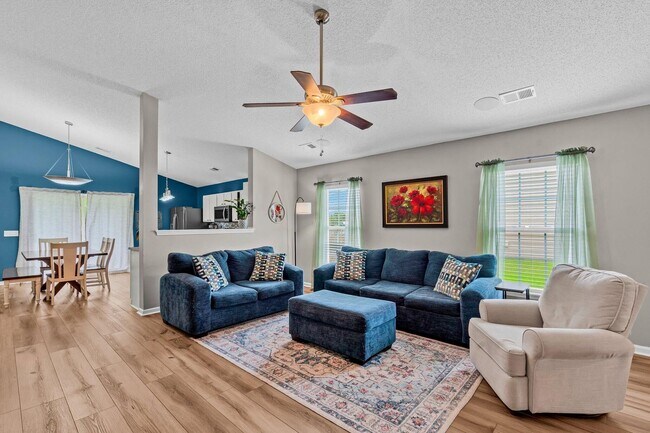 Building Photo - Charming Ranch in Weatherstone
