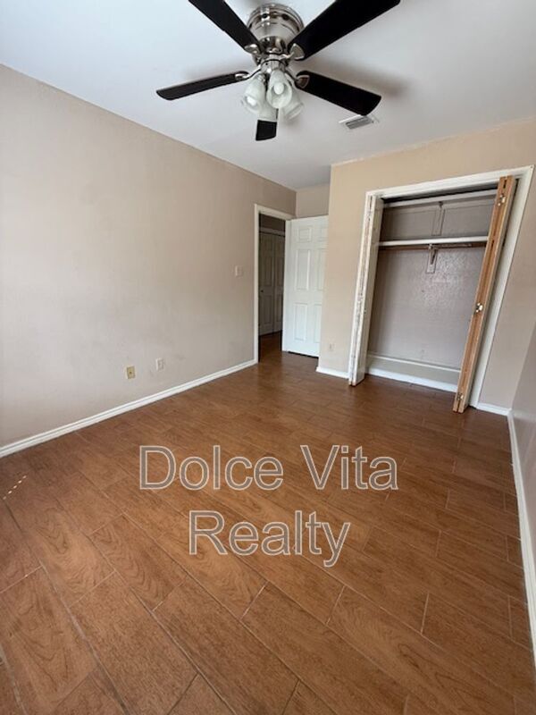 Building Photo - 4105 N 24th Ln