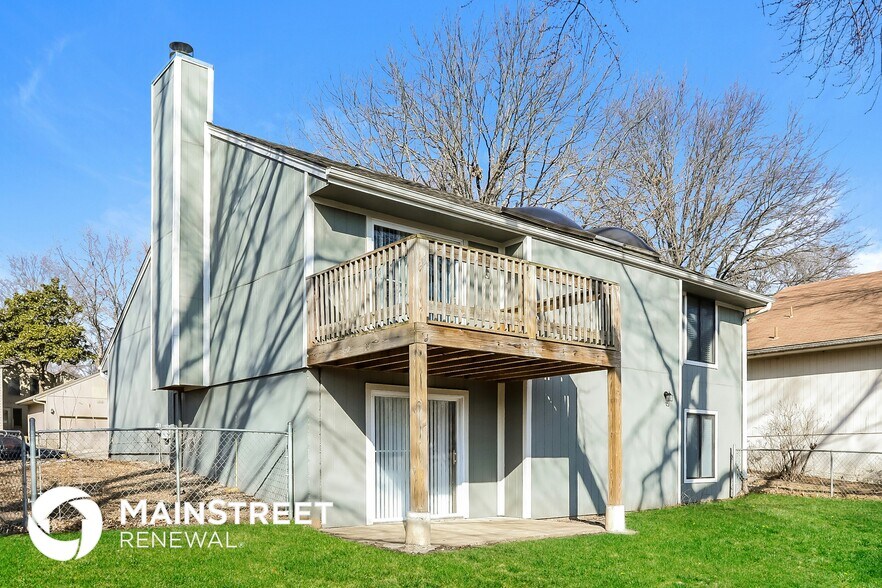 Building Photo - 1813 NE Gatewood Dr