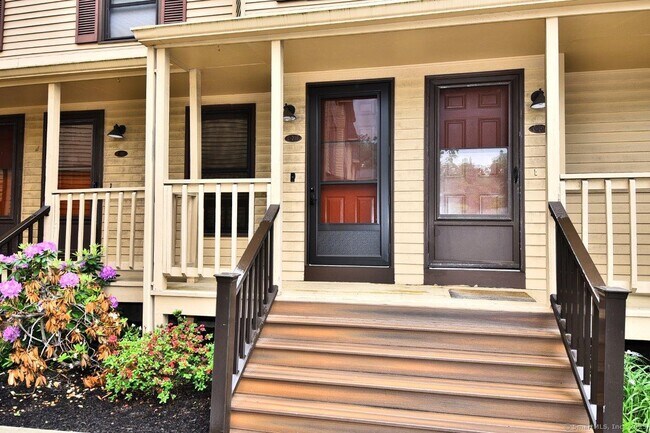 Building Photo - 178 Flax Hill Rd