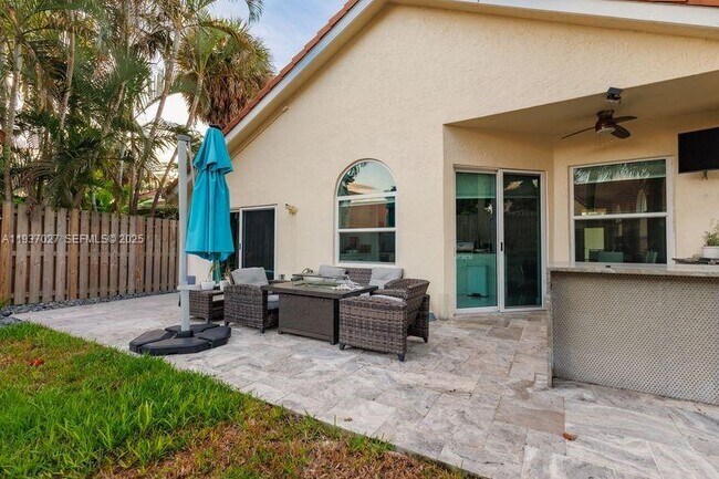 Building Photo - 6952 NW 27th Ct