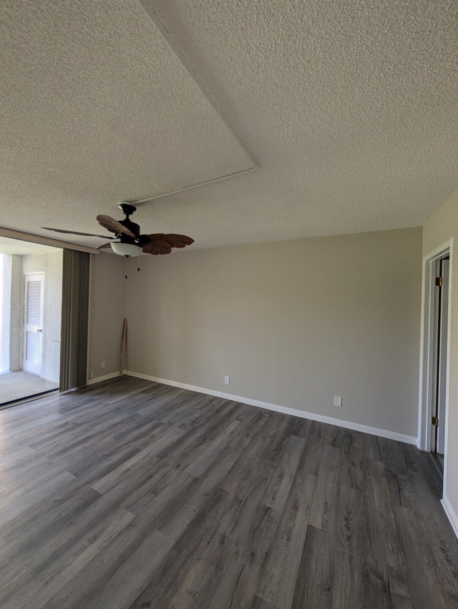 Living room - 3462 NE Causeway Blvd