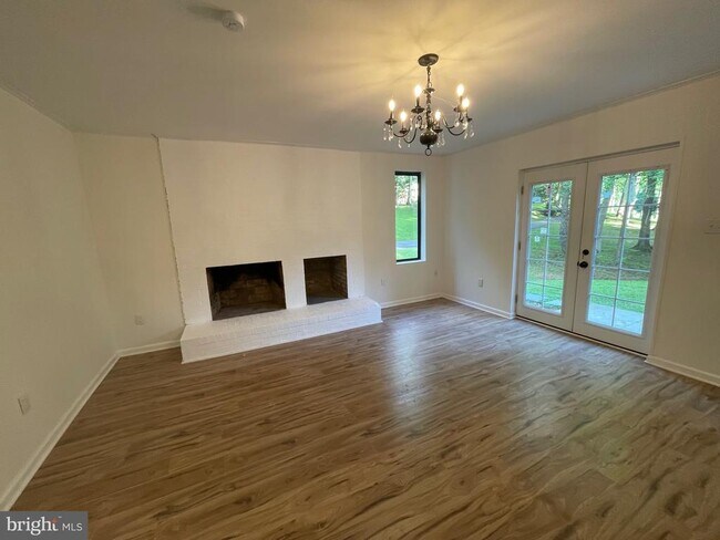 Building Photo - 3137 Trenholm Dr