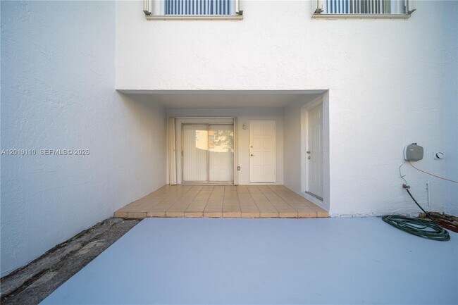 Building Photo - 671 W 80th St