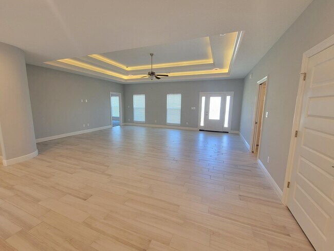 Building Photo - 1628 Ponderosa Dr