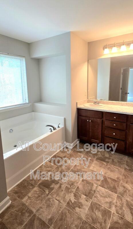 Building Photo - 676 Grenier Terrace NE