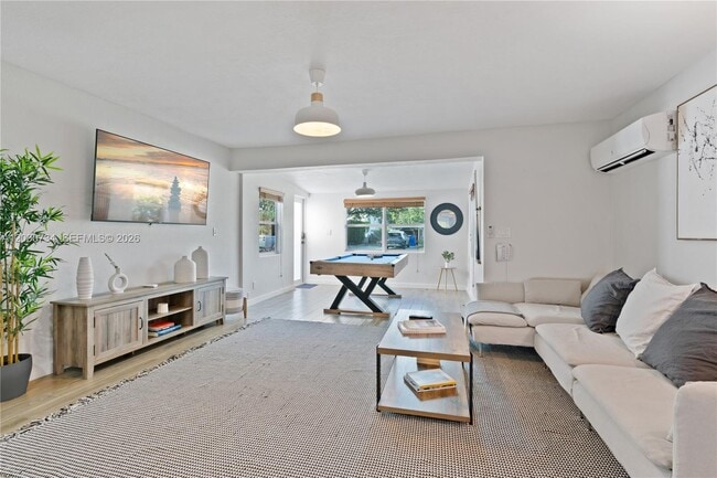 Building Photo - 300 SW 23rd St