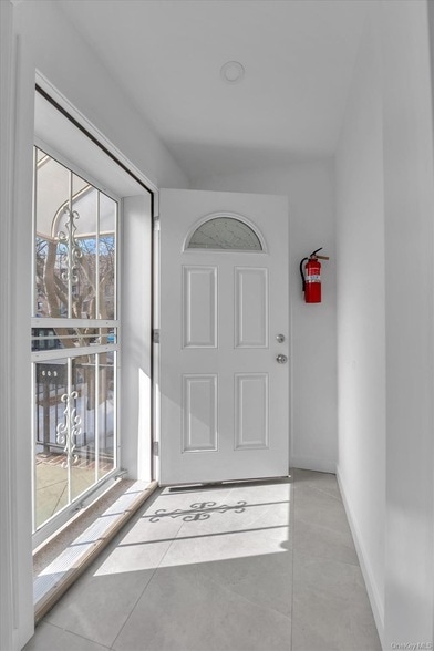 Building Photo - 609 Ovington Ave