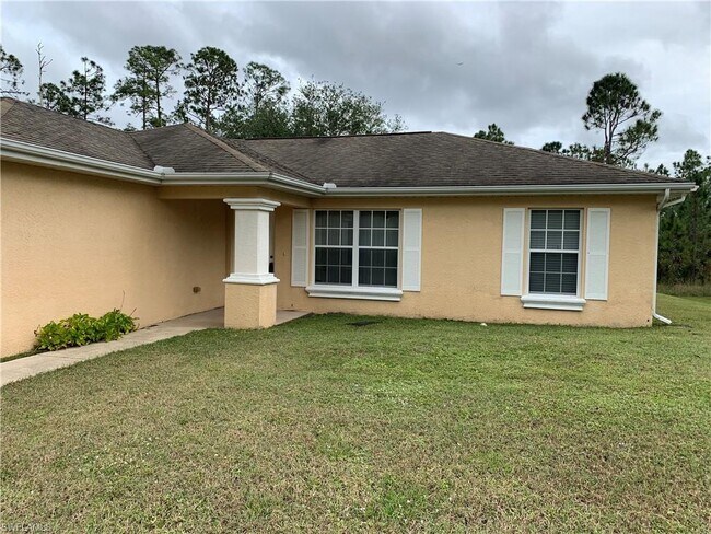 Building Photo - 816 Henry Ave