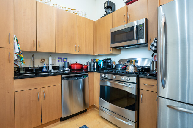 Building Photo - 811 4th St NW