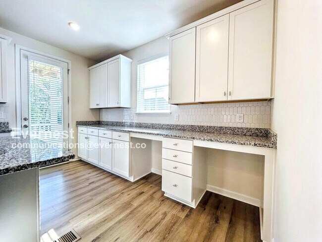 Building Photo - 4091 Elizabeth Reed Wy