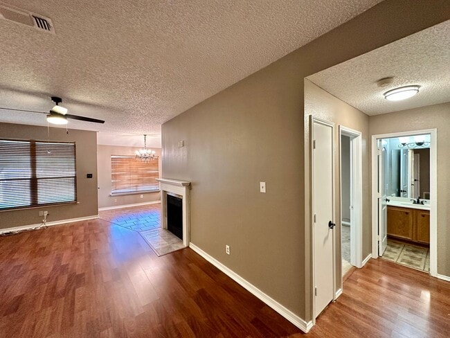 Building Photo - Single Family House in Arlington 76001
