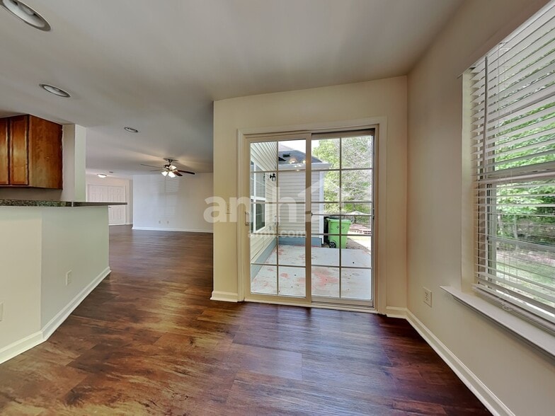 Building Photo - 5145 Chasteal Trail