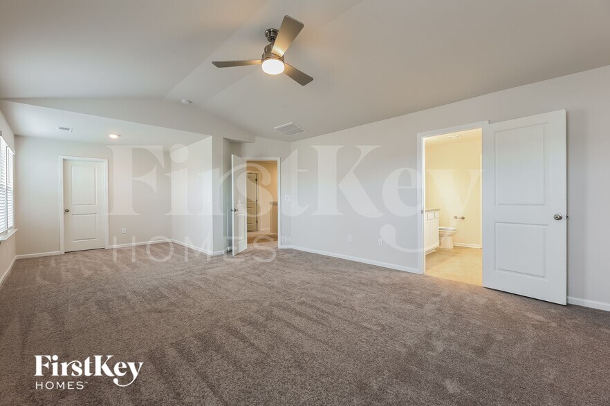 Building Photo - 1000 Mission Hill Ln