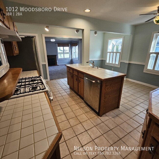 Building Photo - 3-Bedroom Home with 2 Full Baths in Prime ...