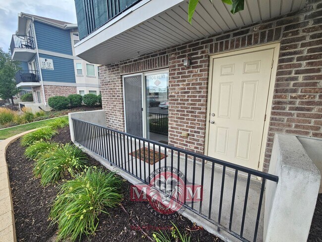 Building Photo - 104 E Resaca Dr